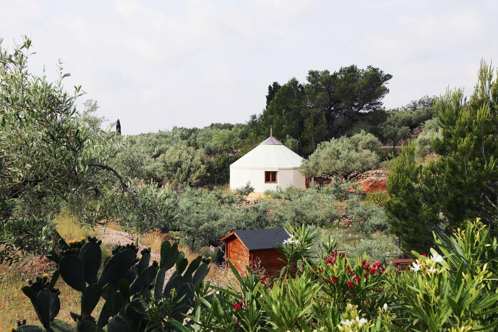 Hotel Yurta Mongola Delta Del Ebro Camarles Exterior foto