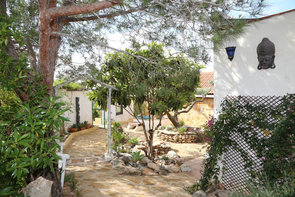 Hotel Yurta Mongola Delta Del Ebro Camarles Exterior foto
