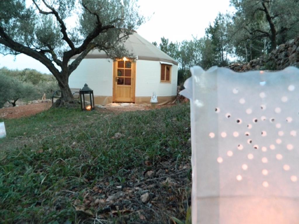 Hotel Yurta Mongola Delta Del Ebro Camarles Exterior foto